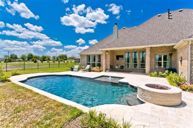    Pool and Firepit 