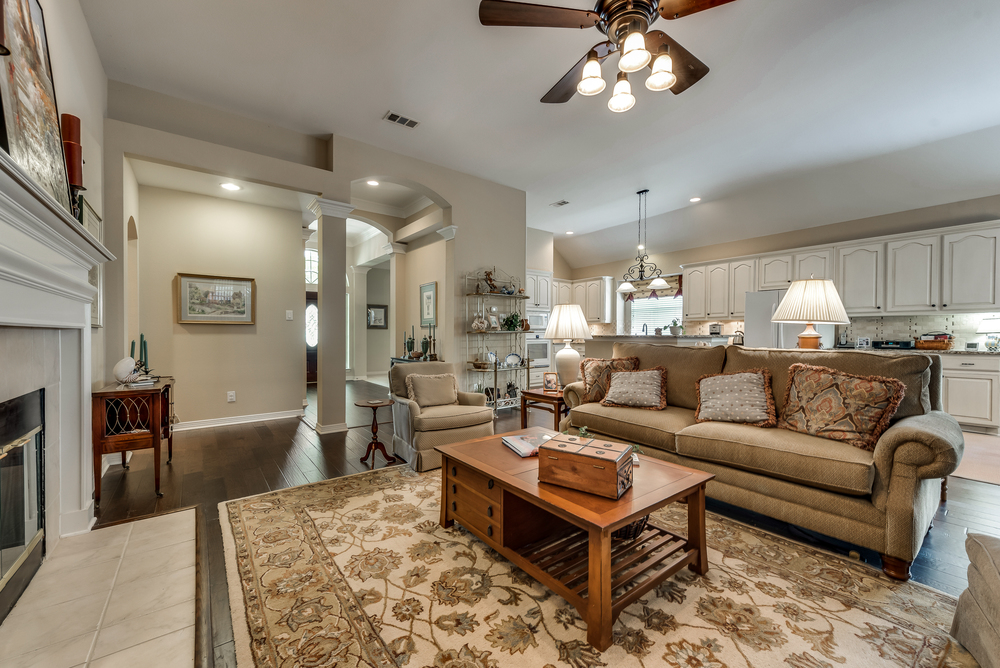      Open Floorplan is Perfect for Entertaining 