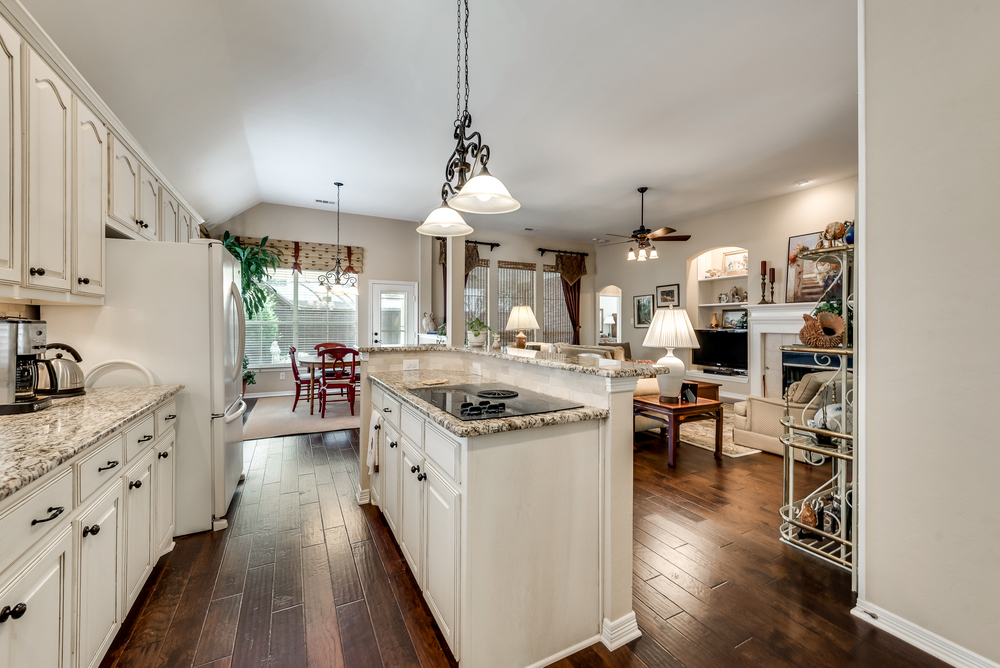      Open Floorplan is Perfect for Entertaining 