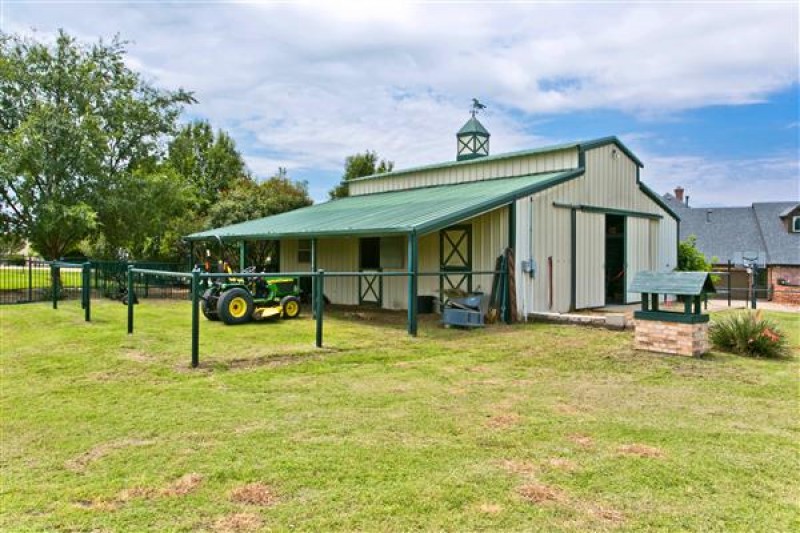    Barn with Two Stalls  Turnout Area 