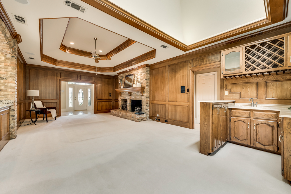    Spacious Family Room and Wet Bar 