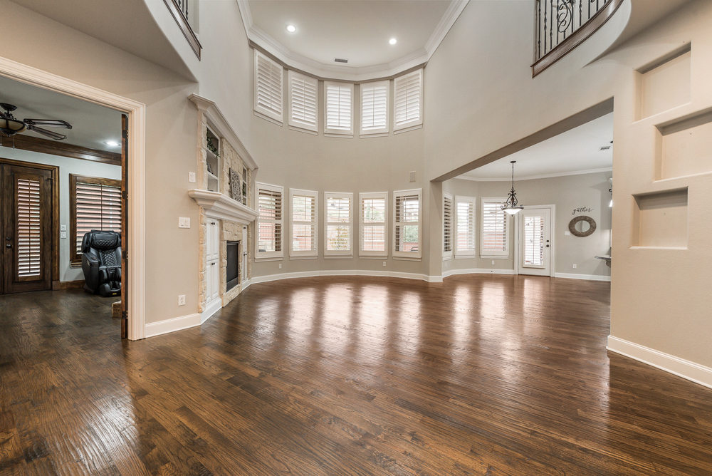    Inviting Family Room with Soaring Ceiling 