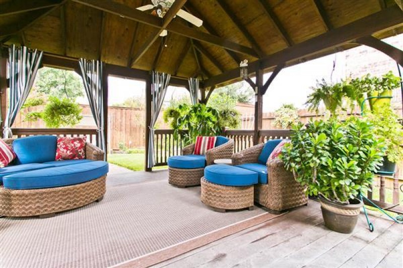    Vaulted Covered Deck 