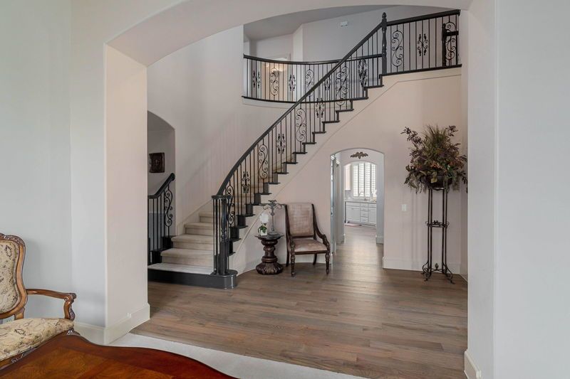    Open Foyer with    foot ceiling 