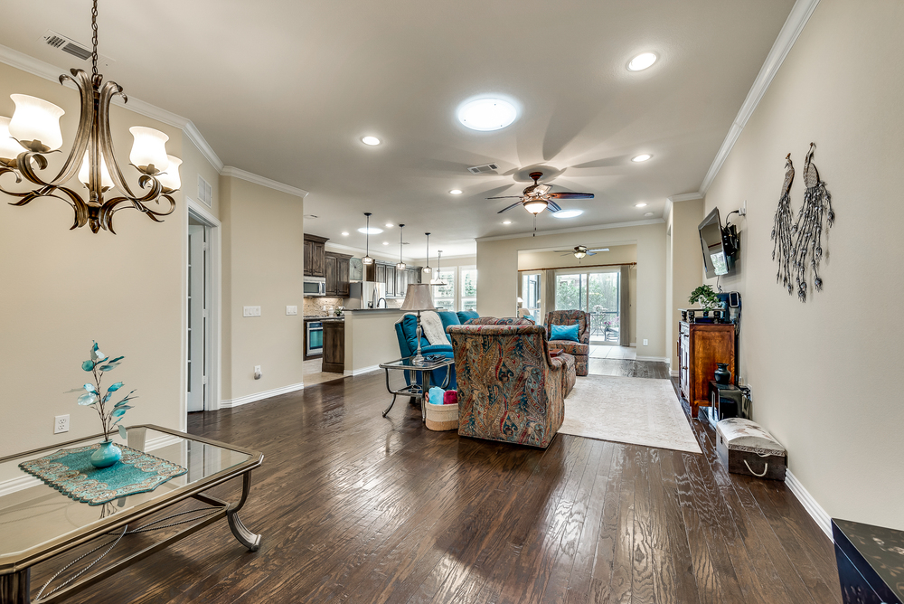    Open Floorplan is Perfect for Entertaining 