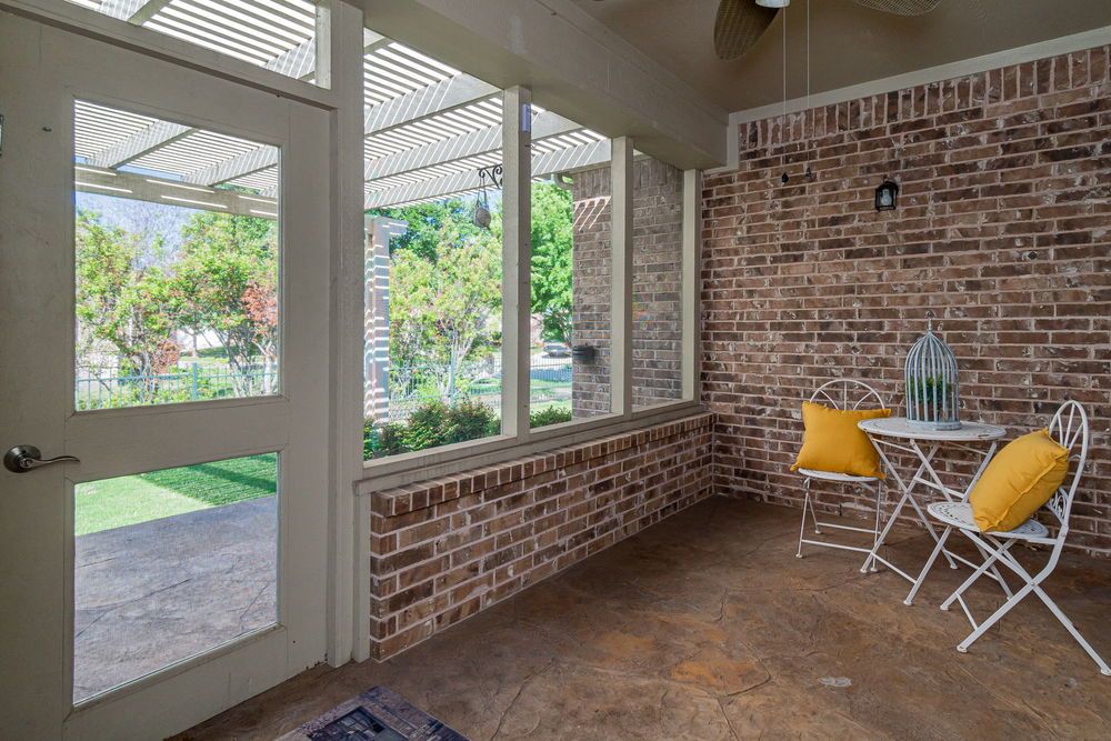    Screened in Porch 