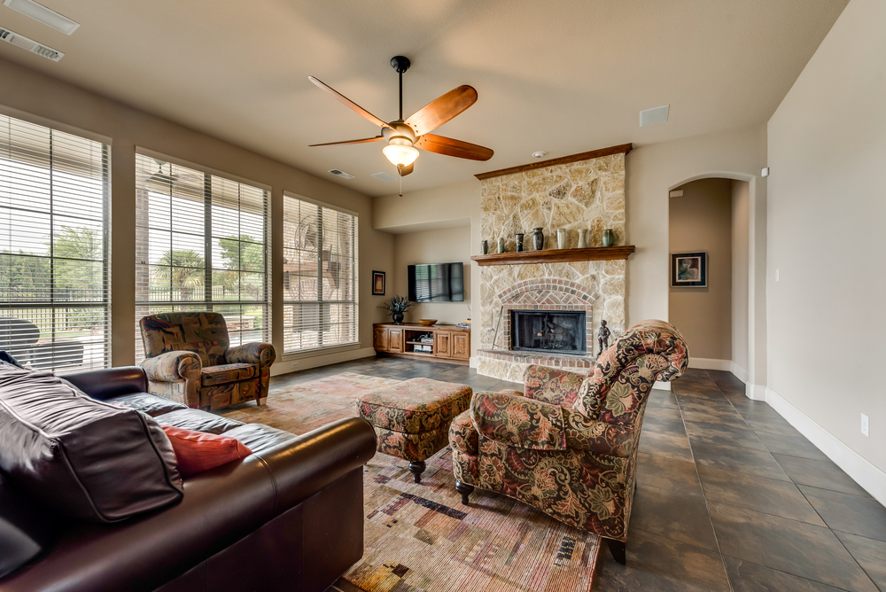    Inviting Family Room with Gorgeous Views 
