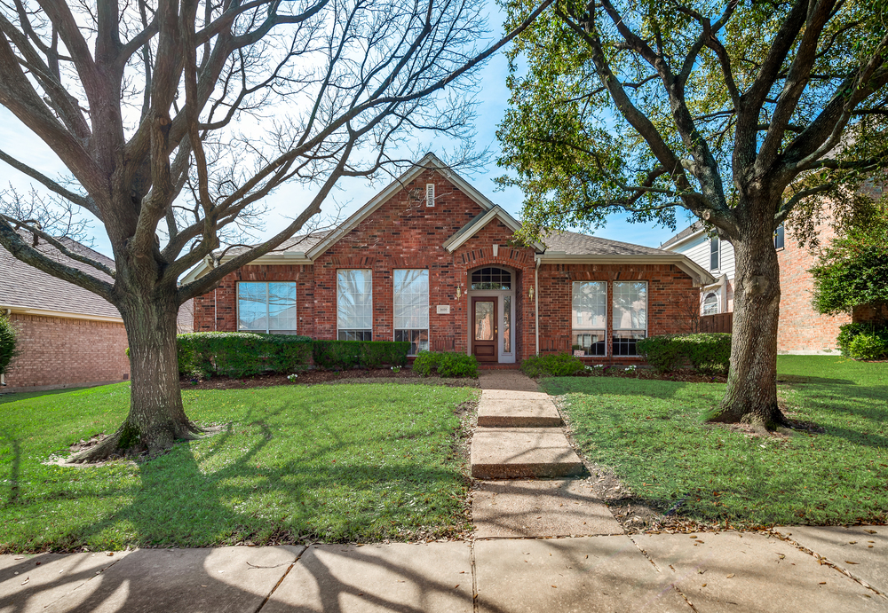   1600 Simsbury Drive, Cross Creek West, Plano  