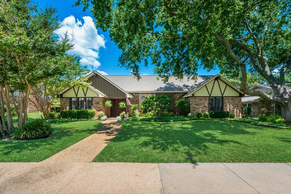   1909 Lake Crest Lane, Country Place, Plano  