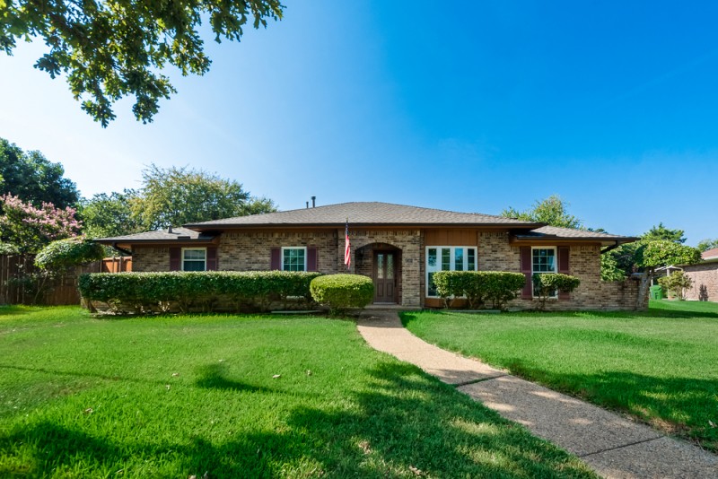   902 Woodhaven Lane, Glenbrook Meadows,  Garland  